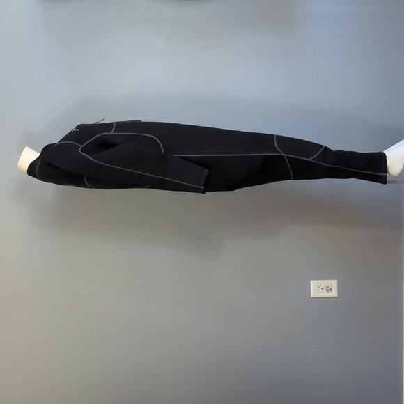 Full-Body Wetsuit with Front Zipper - Picture 5 of 12